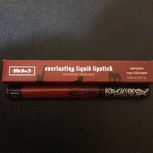 KvD Everlasting Liquid Lipstick ‘Project Chimps’